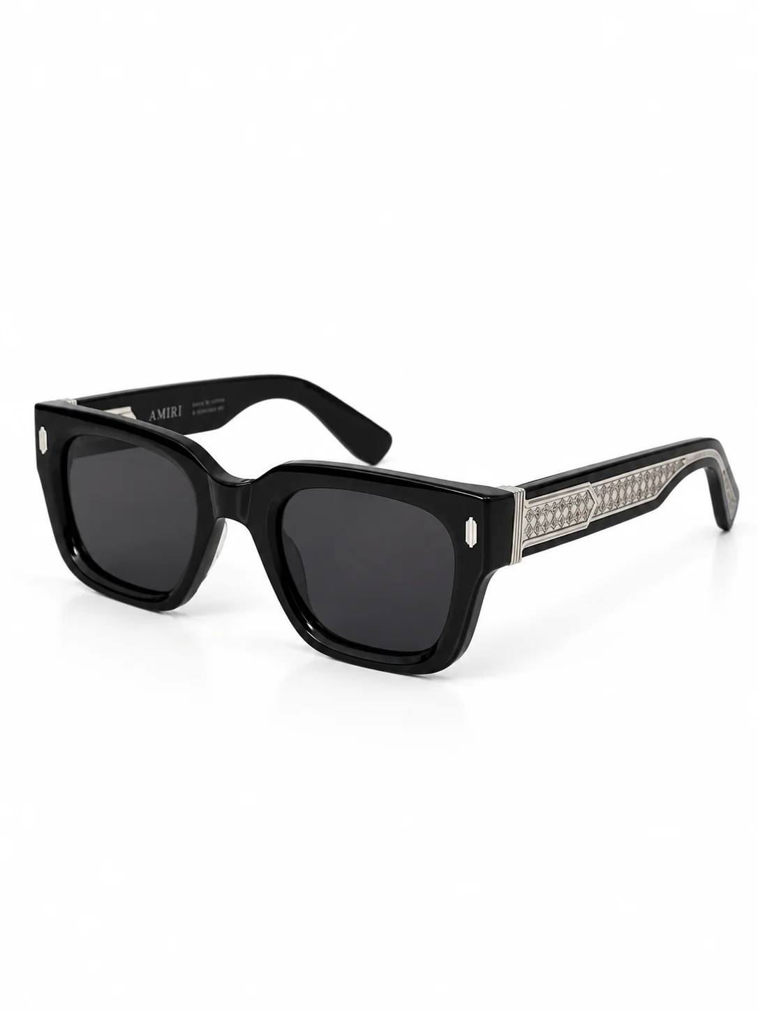 amiri-black-frame عینک افتابی امیری فریم مشکی و جزعیات نقره ای